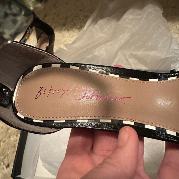 Betsy Johnson Armani Bright Multi Heels Size 8.5 NIB - Picture 11 of 13